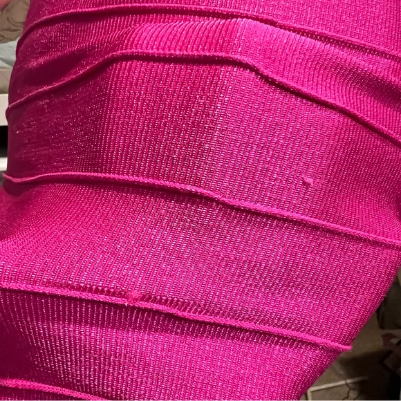 Bebe Ellie Off The Should Perforated Bandage Bodycon Dress in Fucsia Pink Smalll - Picture 5 of 7